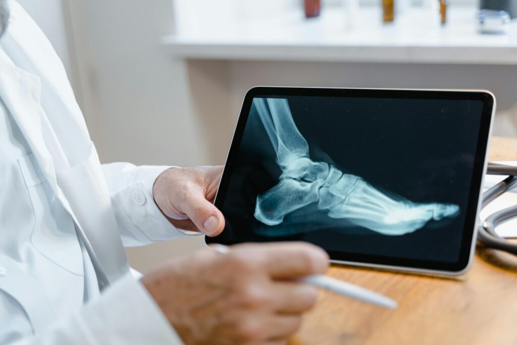 consultation-radiographie-pied-dr-borgi — blog chirurgie du pied Dr BORGI